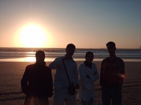 moi et mes amis a cote de la plage